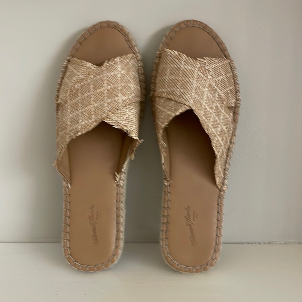 Espadrille sandals